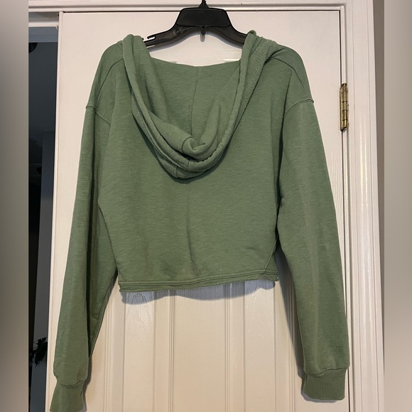 American Eagle cropped sweatshirt - Picture 3 of 3